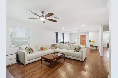 814 Westmount Avenue, Dallas, TX 75211 - Photo 1