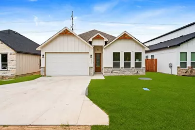 5847 Black Pine Circle, Granbury, TX 76048 - Photo 2