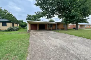 1025 Warden St, Benbrook, TX 76126 - Photo 2