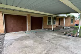 1025 Warden St, Benbrook, TX 76126 - Photo 4