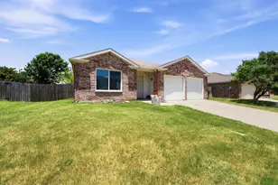 1409 Dundee Dr, Arlington, TX 76002 - Photo 2