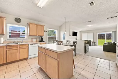 1409 Dundee Drive, Arlington, TX 76002 - Photo 10