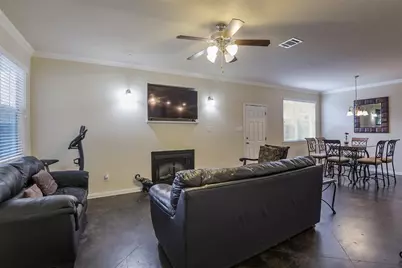 714 N Center Street, Arlington, TX 76011 - Photo 18