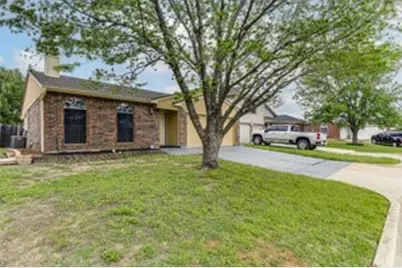 625 Hollyberry Drive, Mansfield, TX 76063 - Photo 2