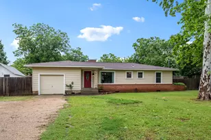 421 S First St, Krum, TX 76249 - Photo 2