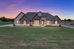 471 Red Bird Dr, Springtown, TX 76082 - Photo 1