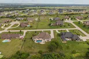 7809 Bella Flora Dr, Fort Worth, TX 76126 - Photo 2