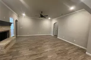 3022 Promenade Dr, Granbury, TX 76049 - Photo 2