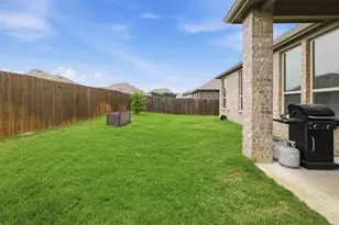 10916 Glover Ln, Aubrey, TX 76227 - Photo 24