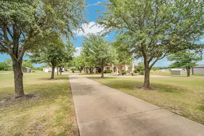 241 Cody Road, Ennis, TX 75119 - Photo 4