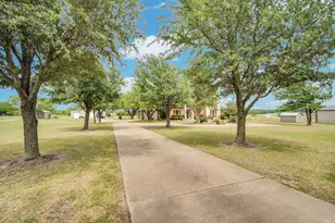 241 Cody Rd, Ennis, TX 75119 - Photo 4