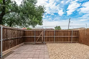 2203 Salem Dr, Carrollton, TX 75006 - Photo 4