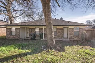 5821 Mansfield Rd, Arlington, TX 76017 - Photo 4