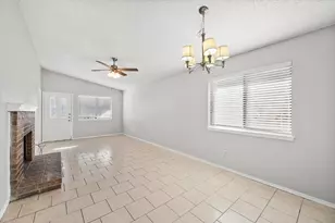 5821 Mansfield Rd, Arlington, TX 76017 - Photo 6