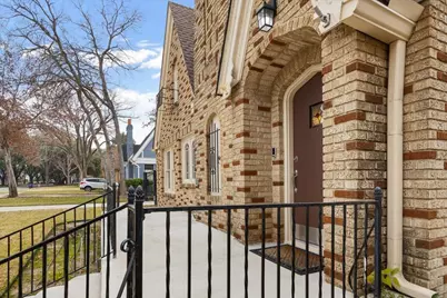 2118 Stanley Avenue, Fort Worth, TX 76110 - Photo 4