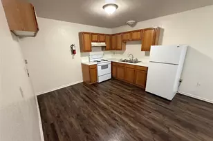 1110 Williams Ave, Cleburne, TX 76033 - Photo 4