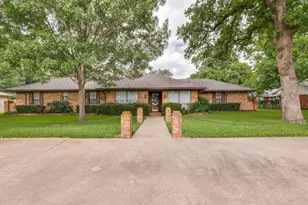 2409 Vega St, Grand Prairie, TX 75050 - Photo 1