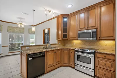 3317 Tiverton Court, Arlington, TX 76001 - Photo 10