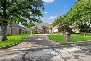 3317 Tiverton Ct, Arlington, TX 76001 - Photo 1