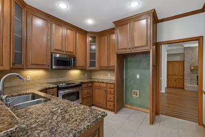 3317 Tiverton Court, Arlington, TX 76001 - Photo 4