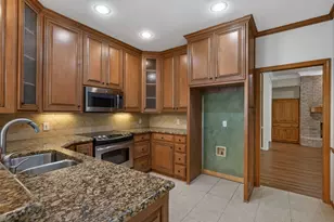 3317 Tiverton Ct, Arlington, TX 76001 - Photo 4
