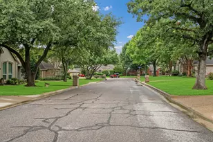 3317 Tiverton Ct, Arlington, TX 76001 - Photo 32