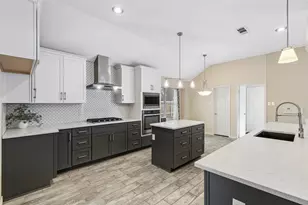 723 Butternut Dr, Garland, TX 75044 - Photo 2