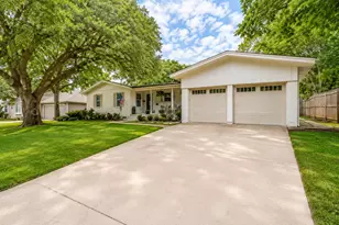 6917 Kirkwood Rd, Fort Worth, TX 76116 - Photo 2