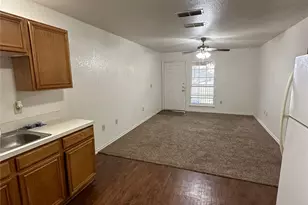 1108 Williams Ave, Cleburne, TX 76033 - Photo 4