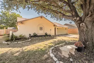 4108 Longleaf Ln, Fort Worth, TX 76137 - Photo 4