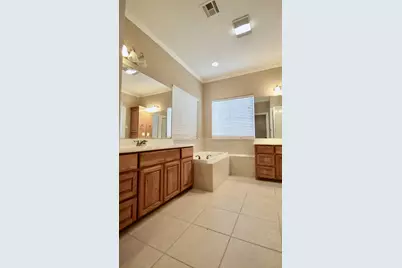 924 Lands End Cove, Hewitt, TX 76643 - Photo 14