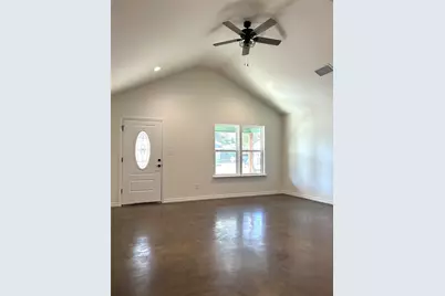 405 S 6th Street, Grandview, TX 76050 - Photo 2