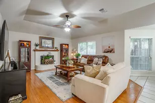 2024 Spinnaker Ln, Azle, TX 76020 - Photo 8
