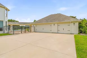6901 Running Deer Ct, Granbury, TX 76049 - Photo 36