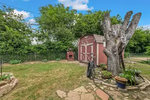 412 Douglas St, Burleson, TX 76028 - Photo 30