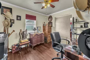 412 Douglas St, Burleson, TX 76028 - Photo 24