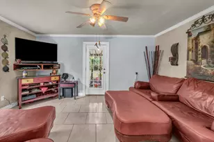 412 Douglas St, Burleson, TX 76028 - Photo 6