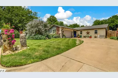 412 Douglas Street, Burleson, TX 76028 - Photo 1