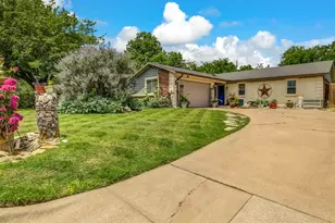 412 Douglas St, Burleson, TX 76028 - Photo 1