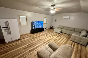 900 W Avenue F, Midlothian, TX 76065 - Photo 10