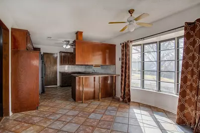 304 Roaring Springs Drive, Joshua, TX 76058 - Photo 12