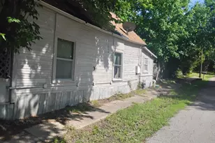 519 S 5th St, Bonham, TX 75418 - Photo 2