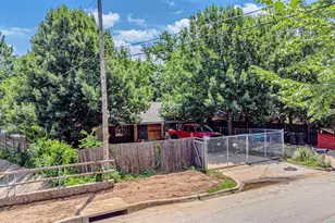 605 N Pecan St, Arlington, TX 76011 - Photo 2