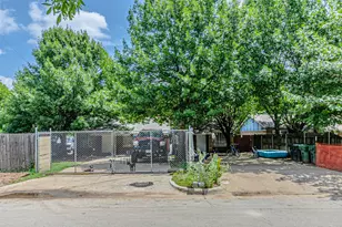 605 N Pecan St, Arlington, TX 76011 - Photo 2