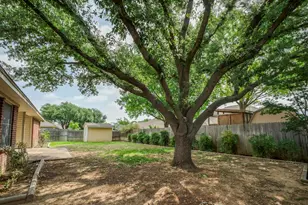 320 Shane Ln, Burleson, TX 76028 - Photo 24