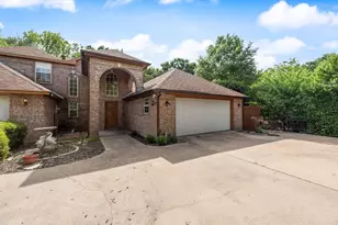 115 Idle Creek Ct, DeSoto, TX 75115 - Photo 2