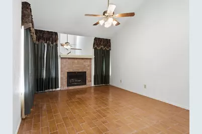 4645 Waterway Drive N, Fort Worth, TX 76137 - Photo 4