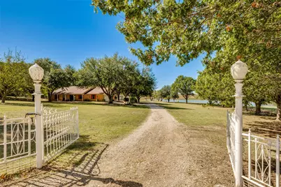 5547 Woodland Hills Drive, Denton, TX 76208 - Photo 2