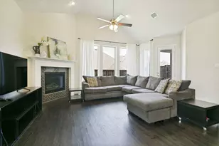 7906 Gulfstream Ln, Irving, TX 75063 - Photo 16