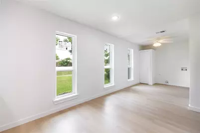 1021 Pleasant Valley Road, Garland, TX 75040 - Photo 6